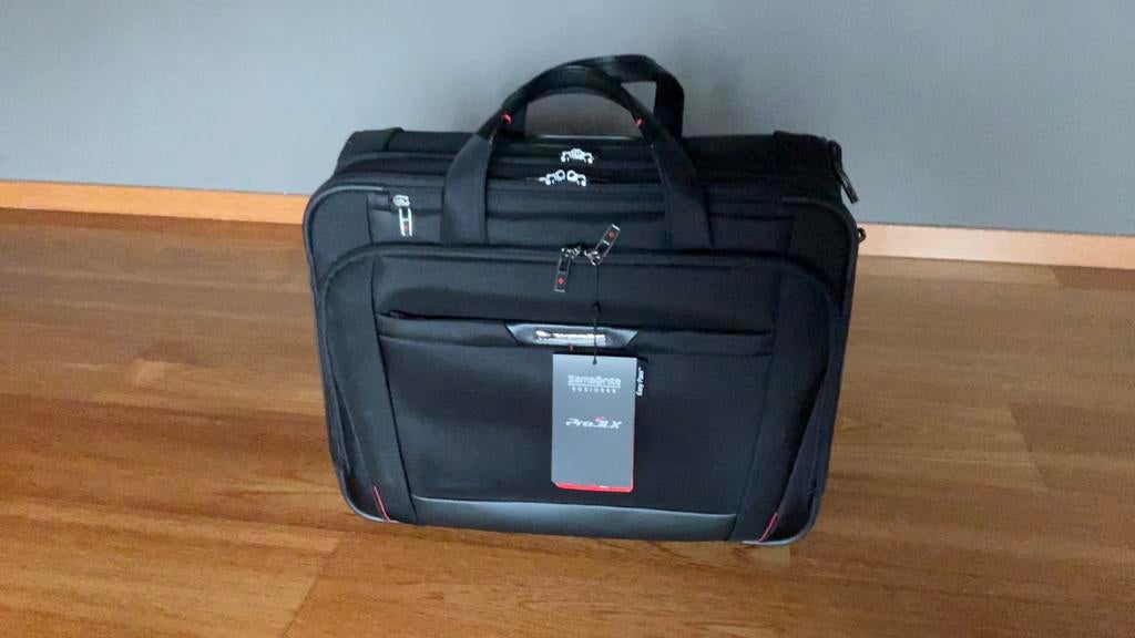 Samsonite Pro DLX5 17,3 pouces avec roulettes, Informatique & Logiciels, Sacoches d'ordinateur portable, Enlèvement ou Envoi, 17 pouces ou plus