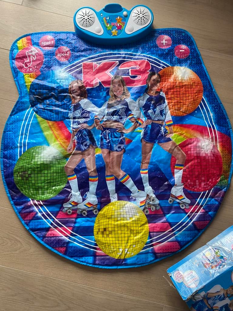 K3 dansmat, Enlèvement, Comme neuf