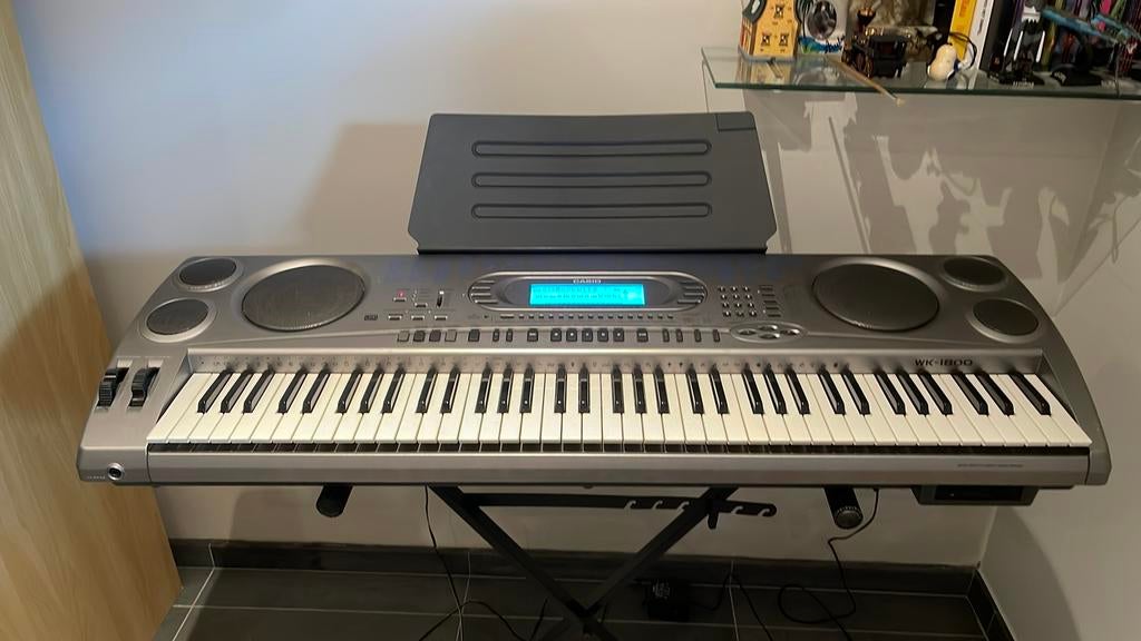 Keyboard Casio WK 1800, Muziek en Instrumenten, Keyboards, Ophalen, 76 toetsen, Casio, Met standaard