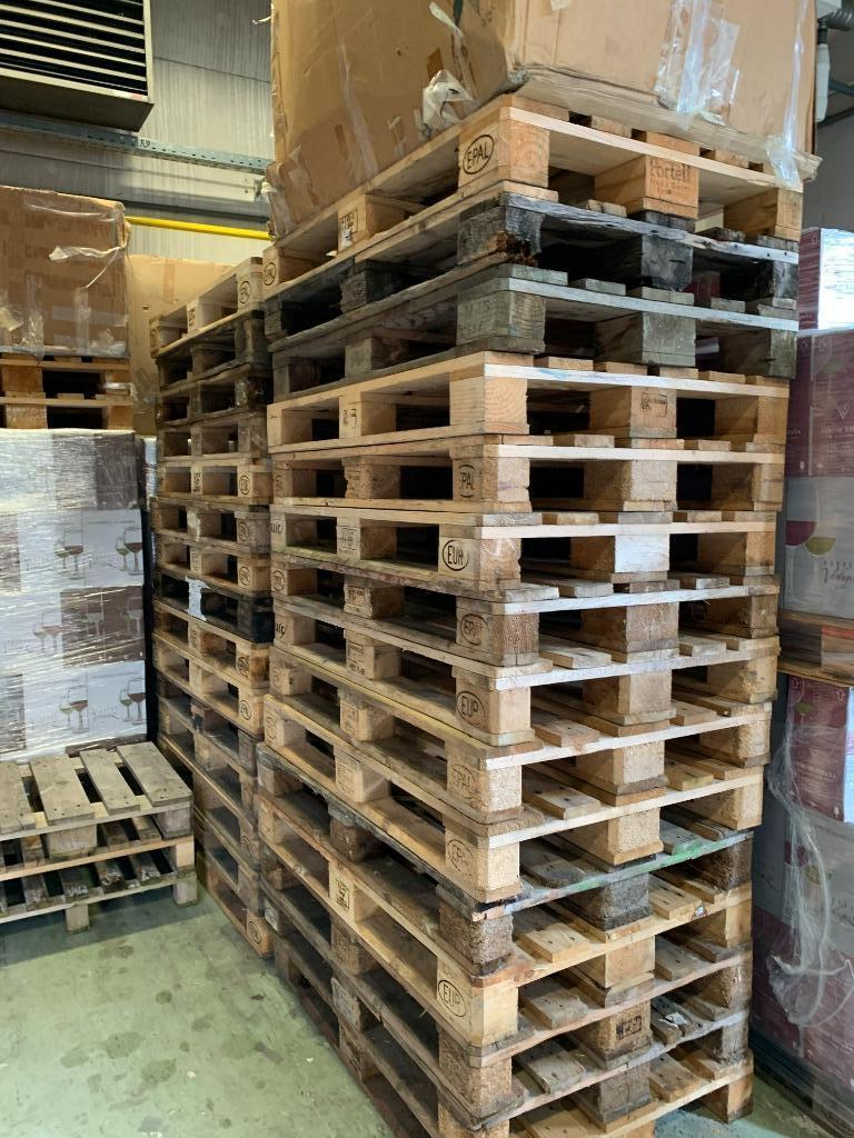 10 Euro pallets 80*120 gebruikte staat. 8€ tot 6 €, Ophalen