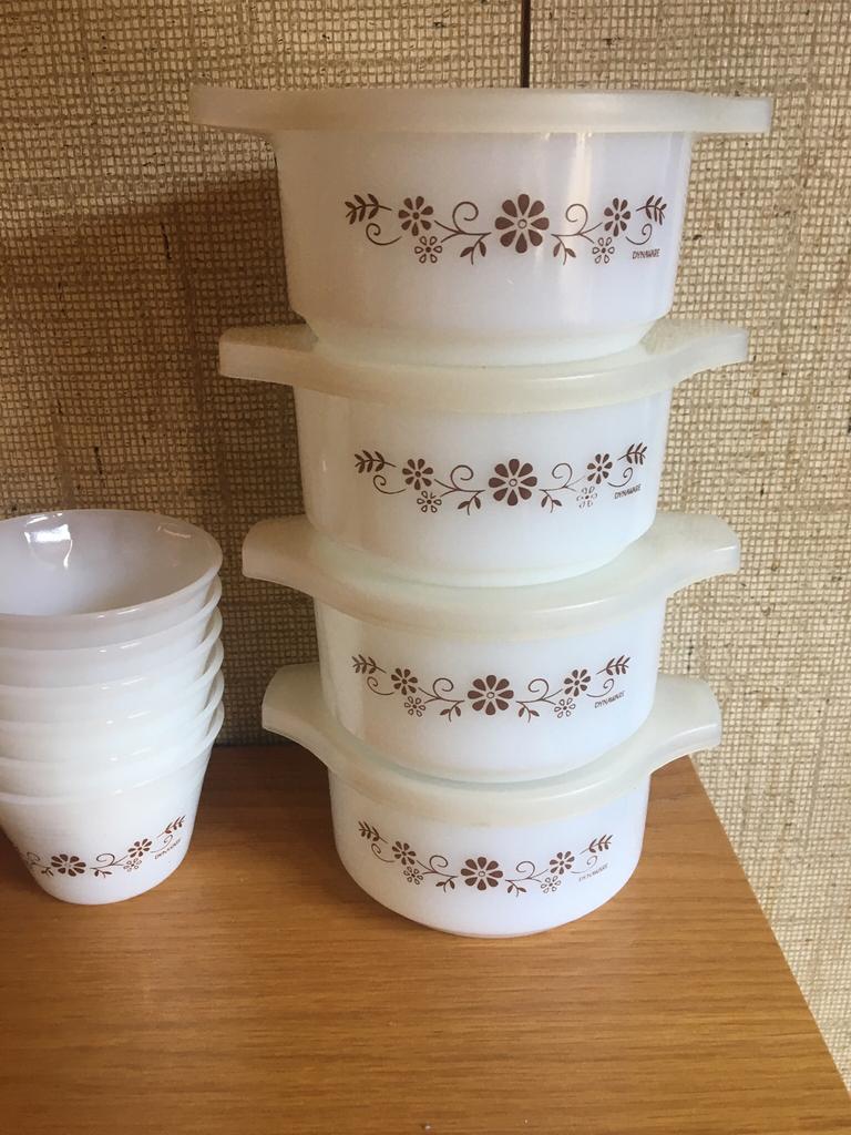 4 kommetjes met deksel 6 kleine kommetjes, Huis en Inrichting, Keuken | Servies, Ophalen of Verzenden, Zo goed als nieuw, Overige materialen