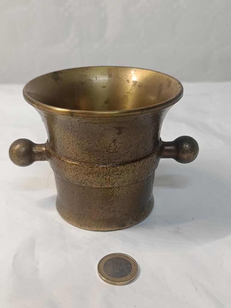 Ancien mortier en laiton massif – Petit mortier vintage, Antiquités & Art, Antiquités | Bronze & Cuivre, Enlèvement ou Envoi