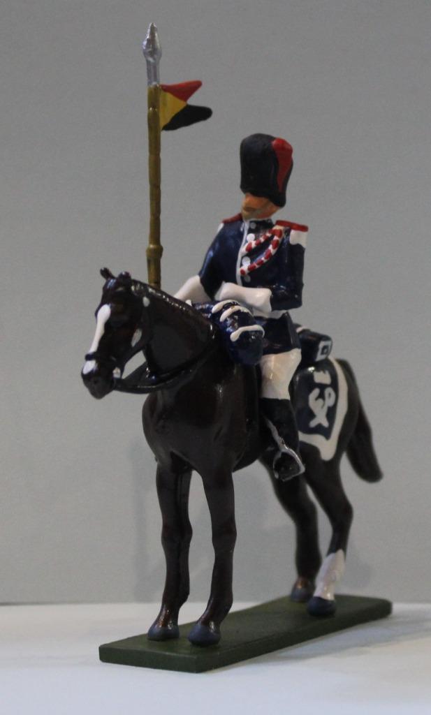 PORTE-DRAPEAU DE L'ESCORTE ROYALE DE LA GENDARMERIE, Collections, Objets militaires | Général, Gendarmerie, Envoi