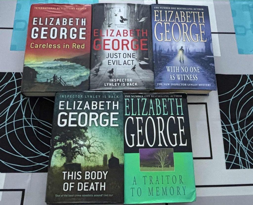 Lot de 5 livres Elizabeth George en anglais, Livres, Enlèvement ou Envoi, Comme neuf, Elisabeth george, Fiction