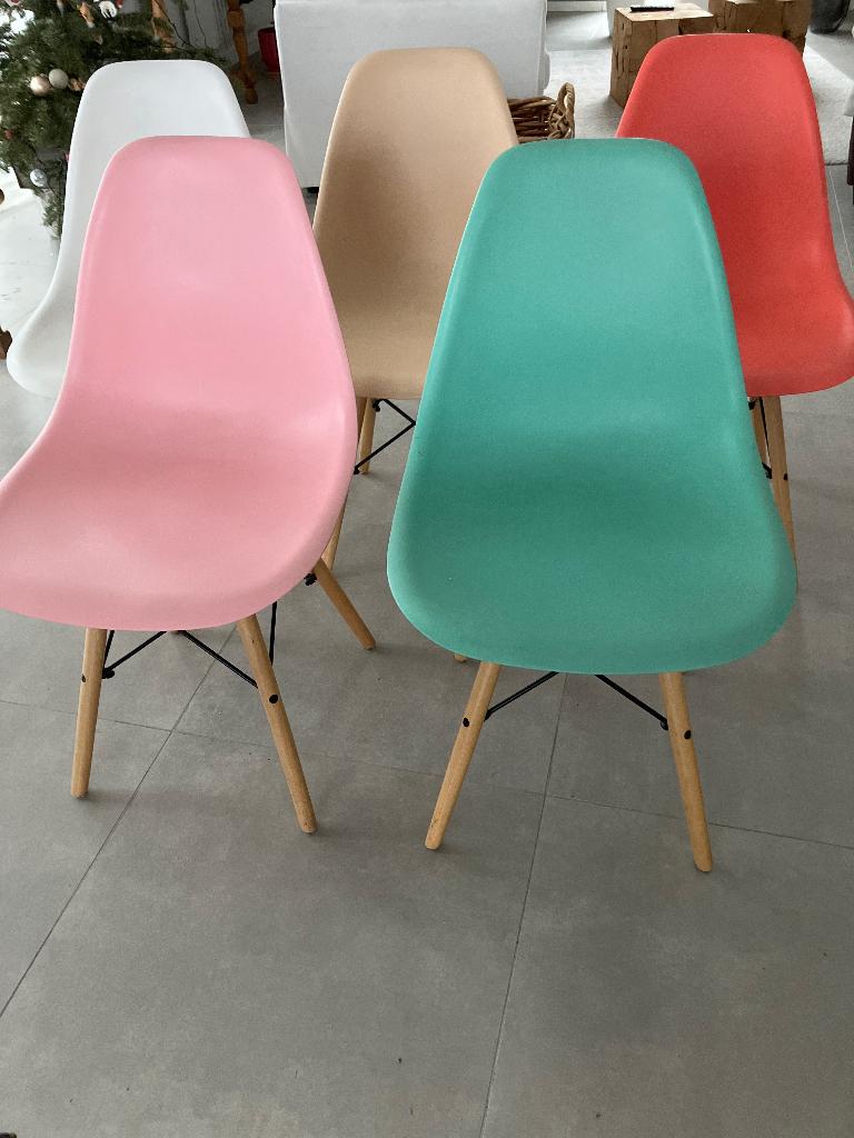Lot de 5 chaises scandinaves de couleur, Maison & Meubles, Chaises, Autres couleurs, Comme neuf, Enlèvement, Cinq, Six Chaises ou plus