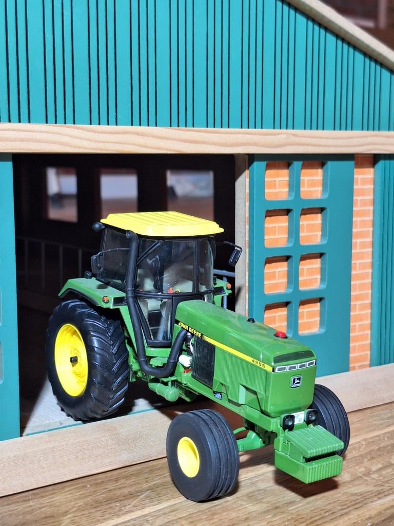 Grote veestal met ligplaatsen, Hobby en Vrije tijd, Modelbouw | Figuren en Diorama's, Ophalen