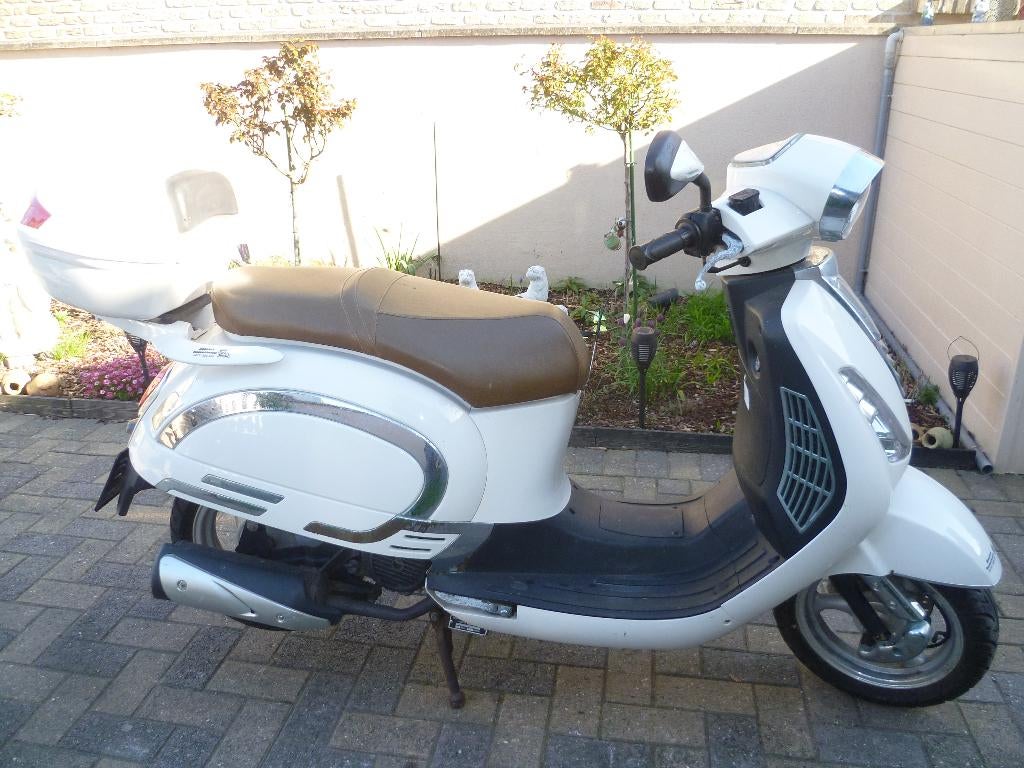 razzo 125 cc, Vélos & Vélomoteurs, Scooters | Marques Autre, Comme neuf, Essence, Enlèvement