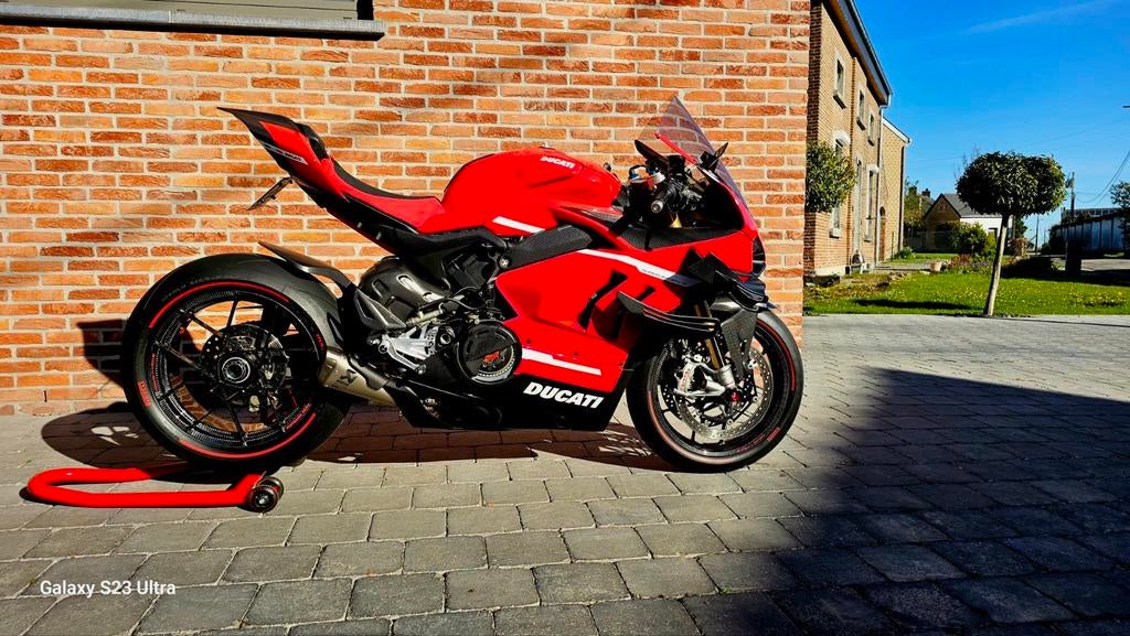 Ducati Panigale V4S