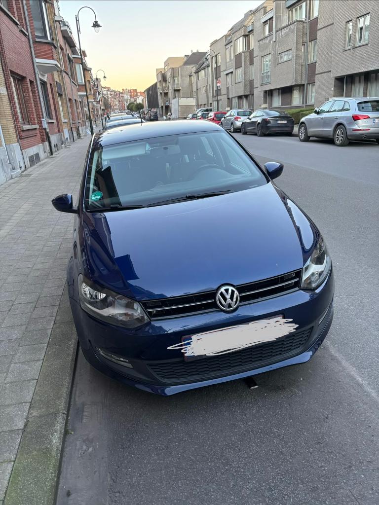 Polo 6R bleu à vendre, Auto's, Volkswagen, Euro 5, Zetelverwarming, Blauw, Handgeschakeld