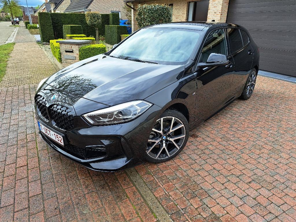 BMW 118i 2024 M-Pakket Full comfort 35.000 km, Autos, Cuir, Achat, Euro 6, Entretenue par le concessionnaire