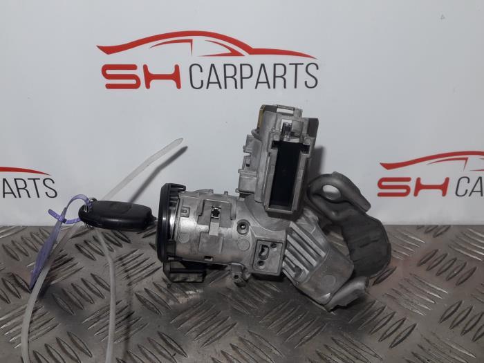 Serrure de contact + clé d'un Ford Fiesta, Autos : Pièces & Accessoires, -, 3 mois de garantie, -, -