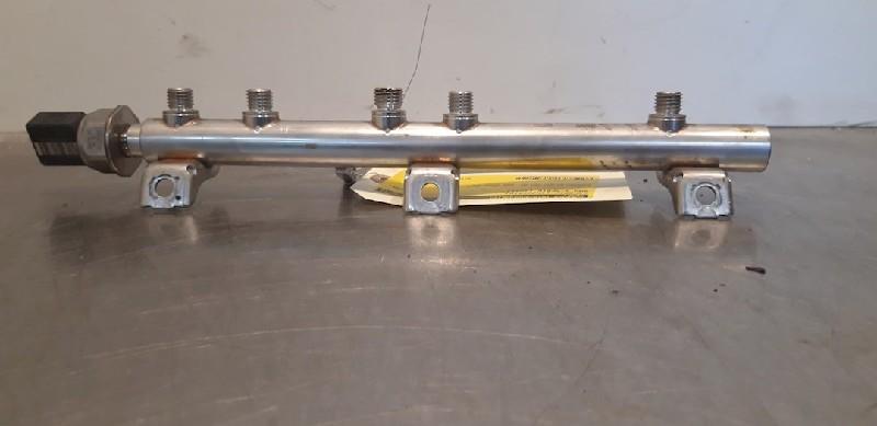 RAMPE D'INJECTION BMW 1 serie (E81) (|13537562474|7562474|), Utilisé, BMW