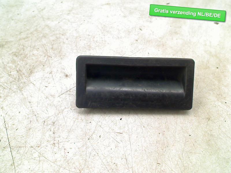 SCHAKELAAR achterklep Passat Variant (365) (5N0827566), Gebruikt, De Bloemendaal 21 21
5221 EB  'S HERTOGENBOSCH, NL, Info@123Parts.nl