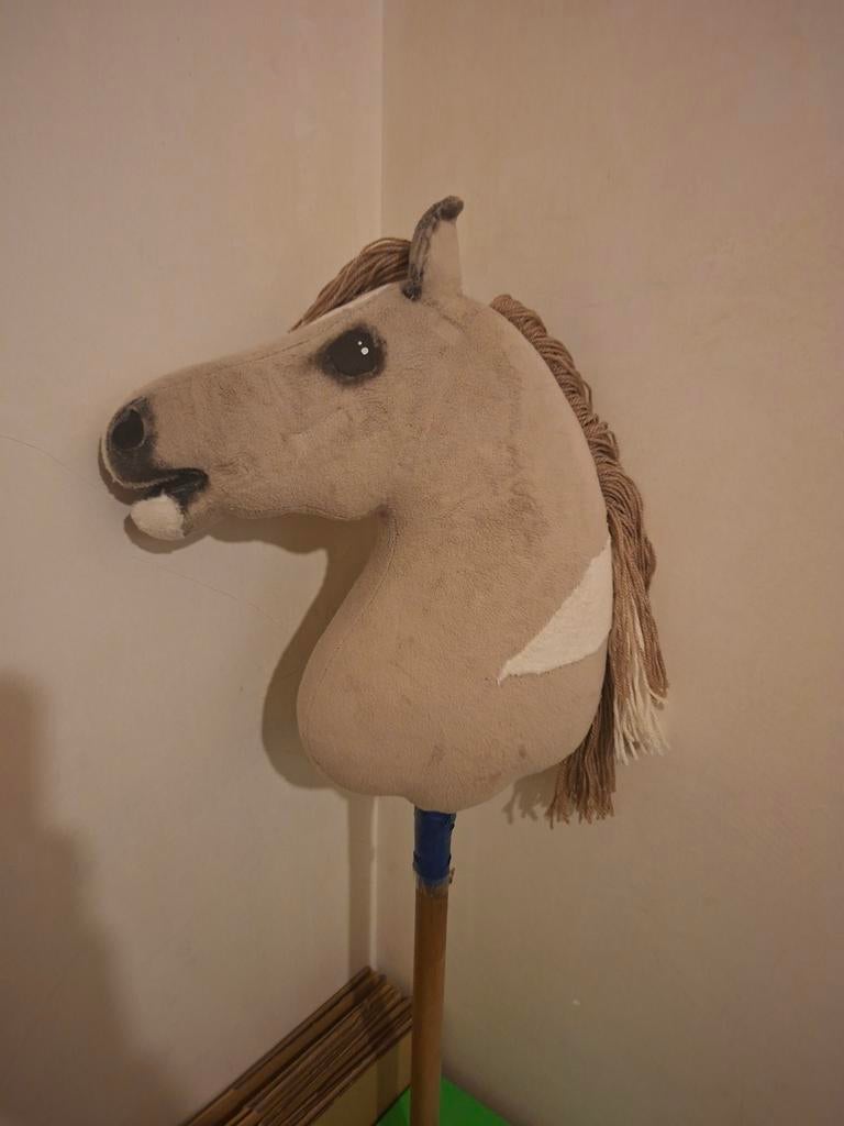 Hobbyhorse, Ophalen