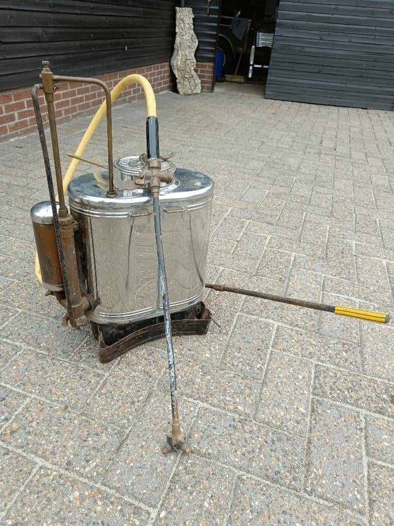 Oude rugspuit, Ophalen, Gebruikt, Onkruidbestrijding