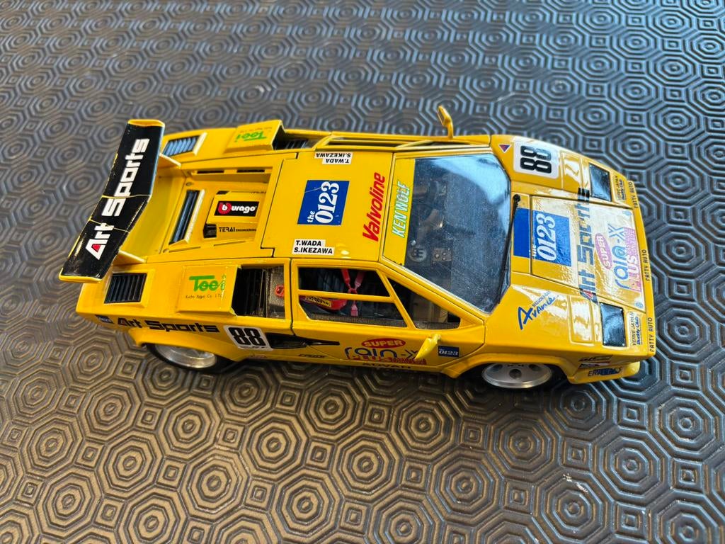 Lamborghini Countach 1988 burago 1/18, Hobby en Vrije tijd, Modelauto's | 1:18, Ophalen of Verzenden, Zo goed als nieuw, Burago
