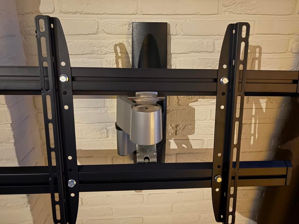 Zeer stevige tv beugel, Audio, Tv en Foto, Televisiebeugels, Ophalen, Zo goed als nieuw