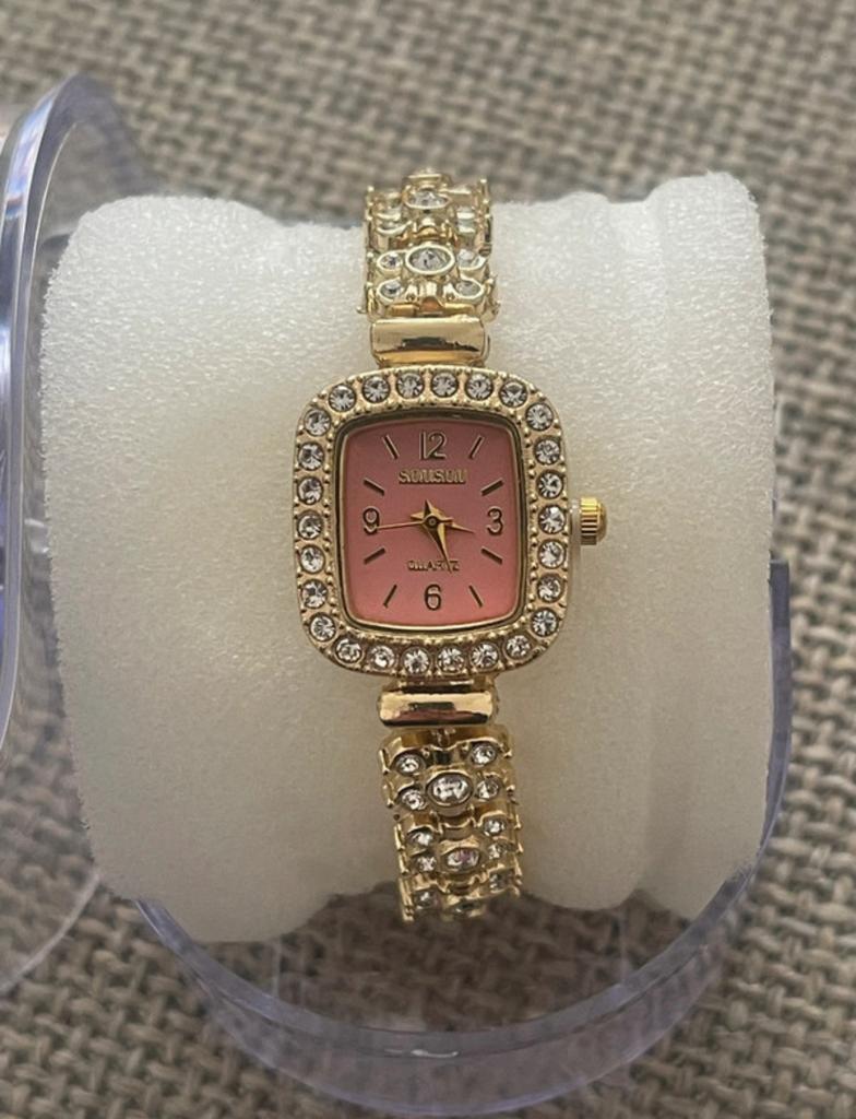 Montre femme élégante avec bracelet en strass jamais utilisé, Enlèvement, Neuf