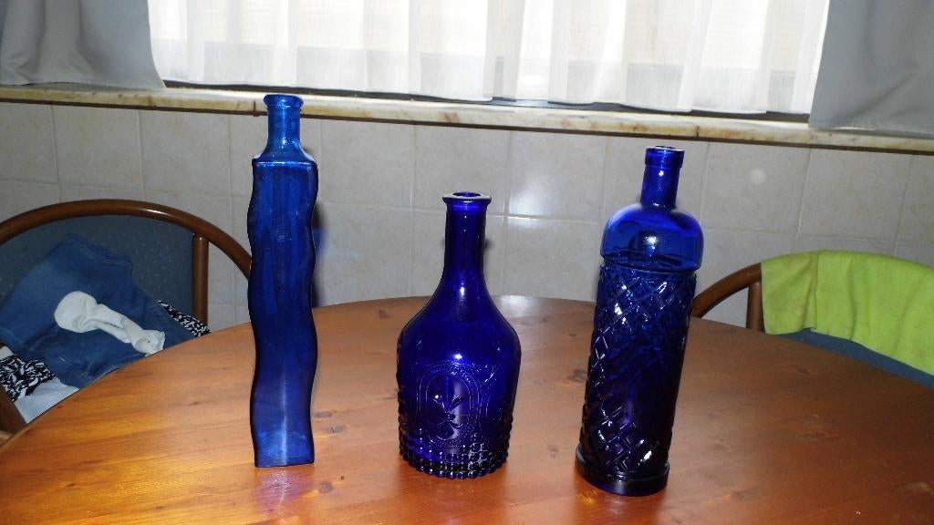 Blauwe glazen flessen, Antiek en Kunst, Ophalen