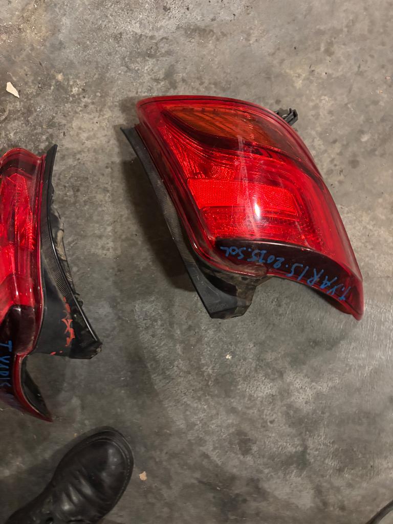 Feux ar Toyota Yaris g+d, Enlèvement, Toyota