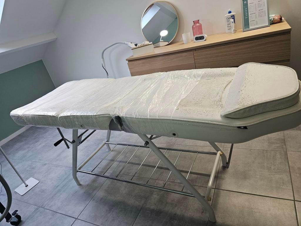 Table de massage à vendre traces d usures visible, Sport en Fitness, Massageproducten, Gebruikt, Massagetafel