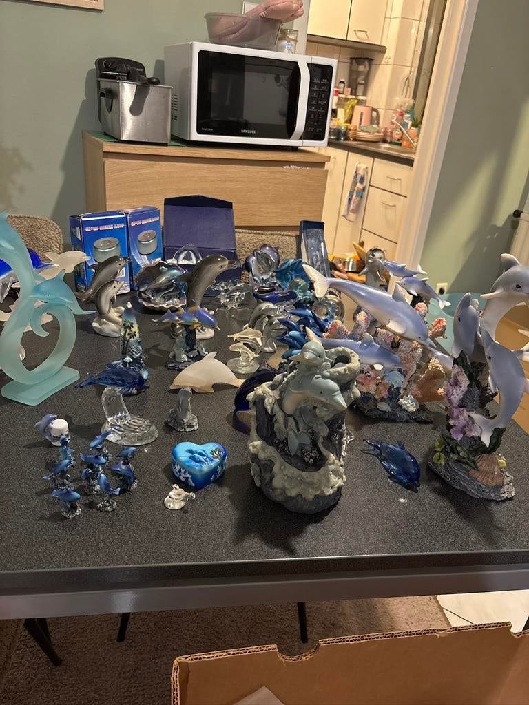Dolfijnen beeldjes, Ophalen, Zo goed als nieuw, Dier