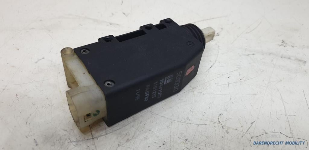 Moteur de serrure centrale de porte Opel Corsa B Tigra Saab, Autos : Pièces & Accessoires, Bahnhofsplatz 1
65423  Russelsheim am Main, DE