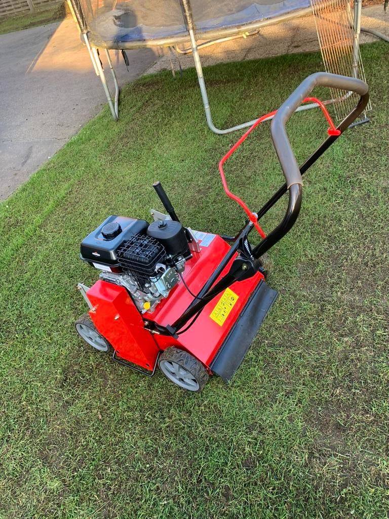 Te huur Verticuteermachine grazon  beluchter/ontmosser, Tuin en Terras, Ophalen, Zo goed als nieuw