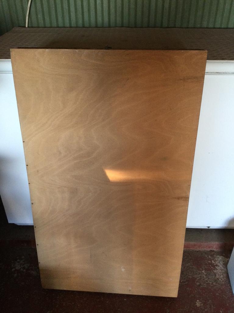 TABLE À TAPISSER, Comme neuf, Bois