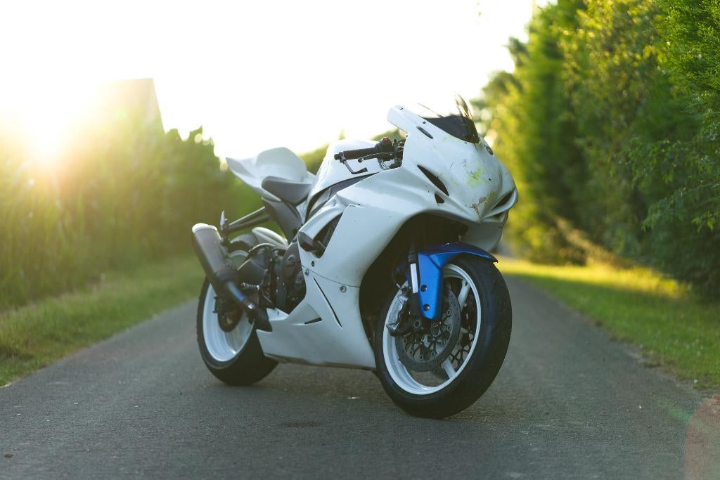 Suzuki GSX-R 600, Plus de 35 kW, Super Sport, Particulier, 4 cylindres