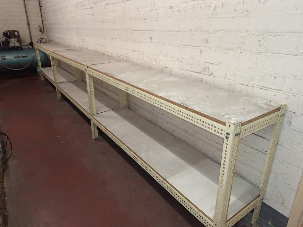 Étagères d'empilage, Enlèvement, Motos Raes, Info@motosraes.be, Heidelbergstraat 63