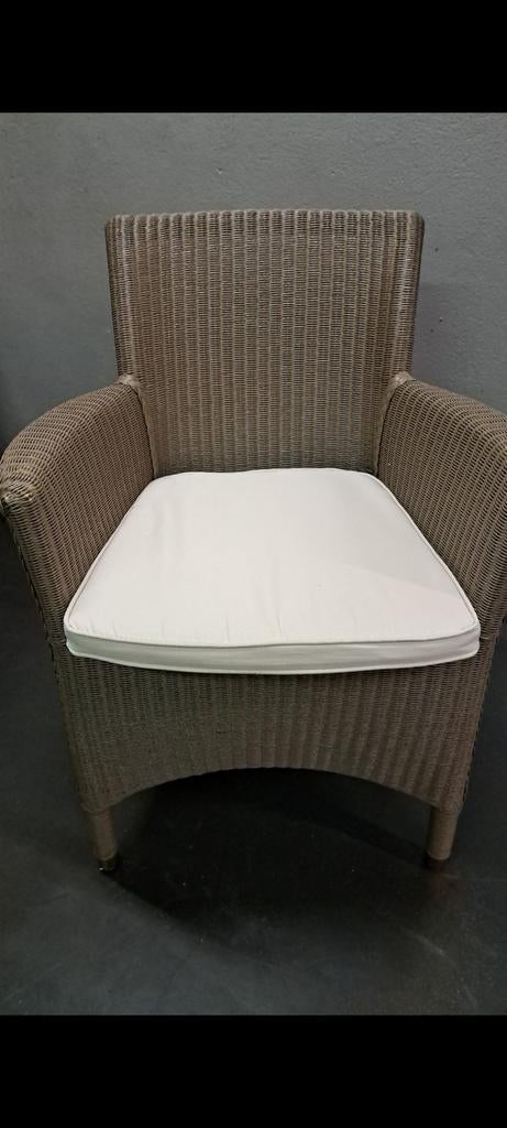 Tuinset met 4 zetels en prachtige ronde tafel van 1m20 ., Ophalen of Verzenden