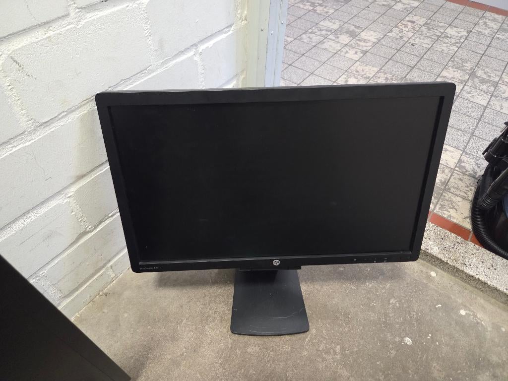 HP monitoren 23", Computers en Software, Ophalen, Hp, Full HD, In hoogte verstelbaar