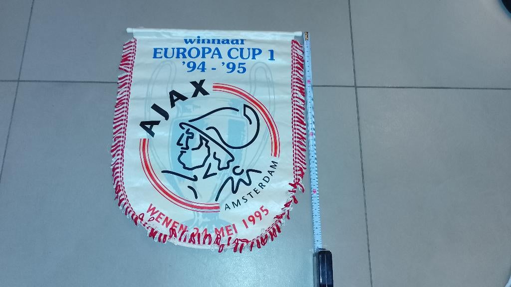 groot vintage vaandel Ajax winnaar EC1 1995, Sports & Fitness, Football, Enlèvement ou Envoi, Utilisé, Accessoires de club