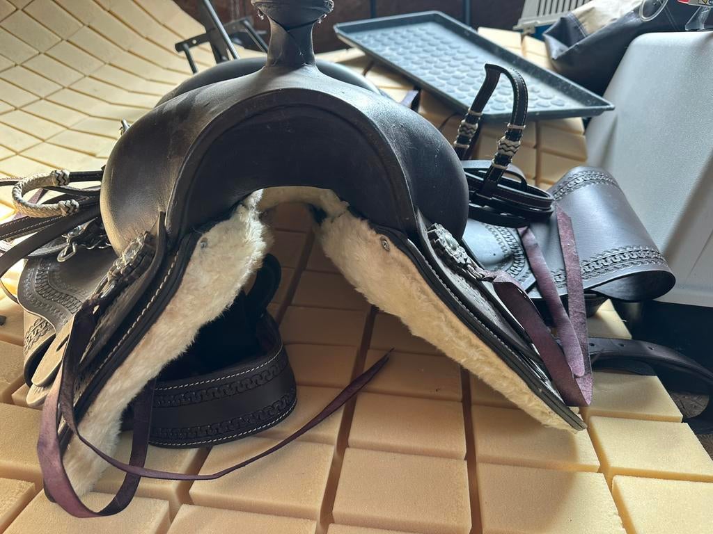 Western zadel en hoofdstel, Animaux & Accessoires, Enlèvement, Comme neuf, Western
