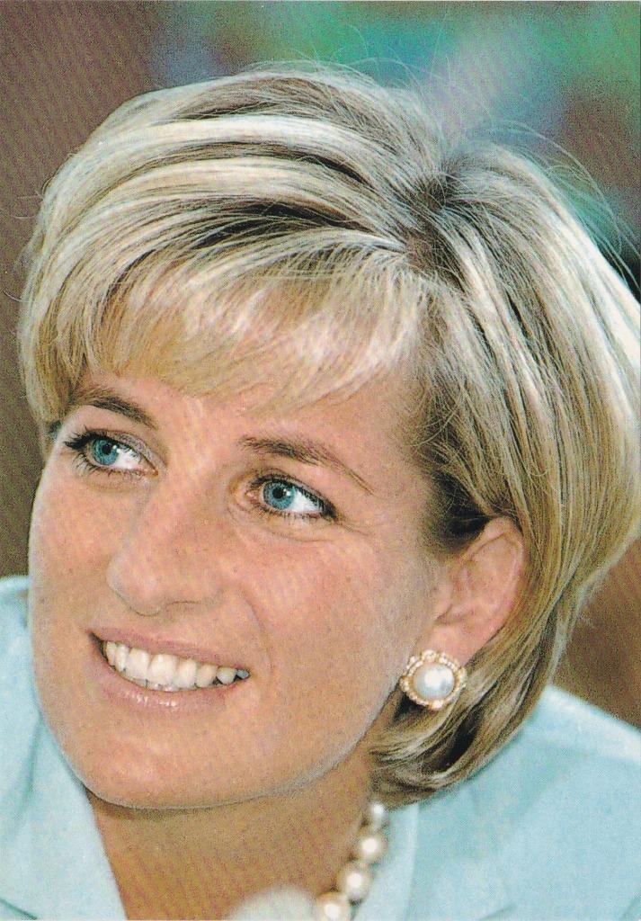 12 fotokaarten Lady Diana Spencer - Princess of Wales, Verzamelen, 1980 tot heden, Foto, Ophalen of Verzenden, Zo goed als nieuw