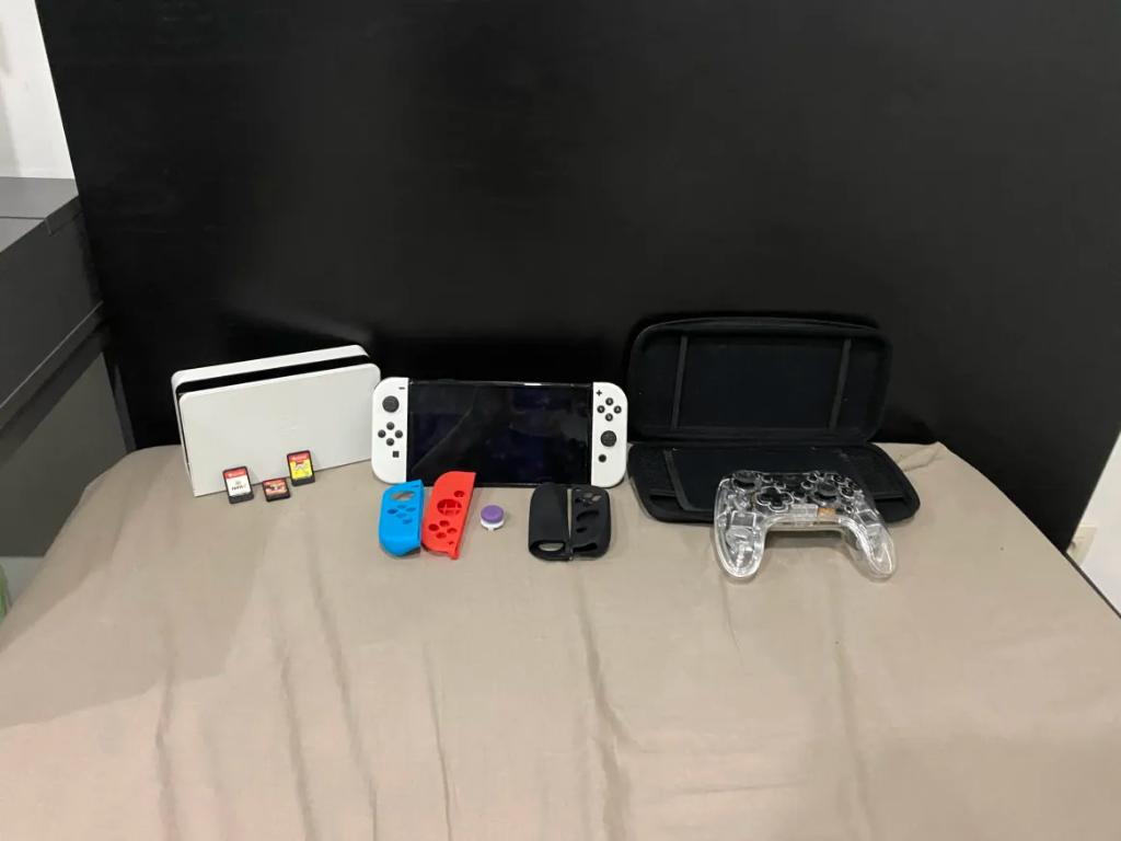 Nitendo Switch Oled - L'échange est possible, Switch OLED, Avec 1 manette, Comme neuf, Enlèvement