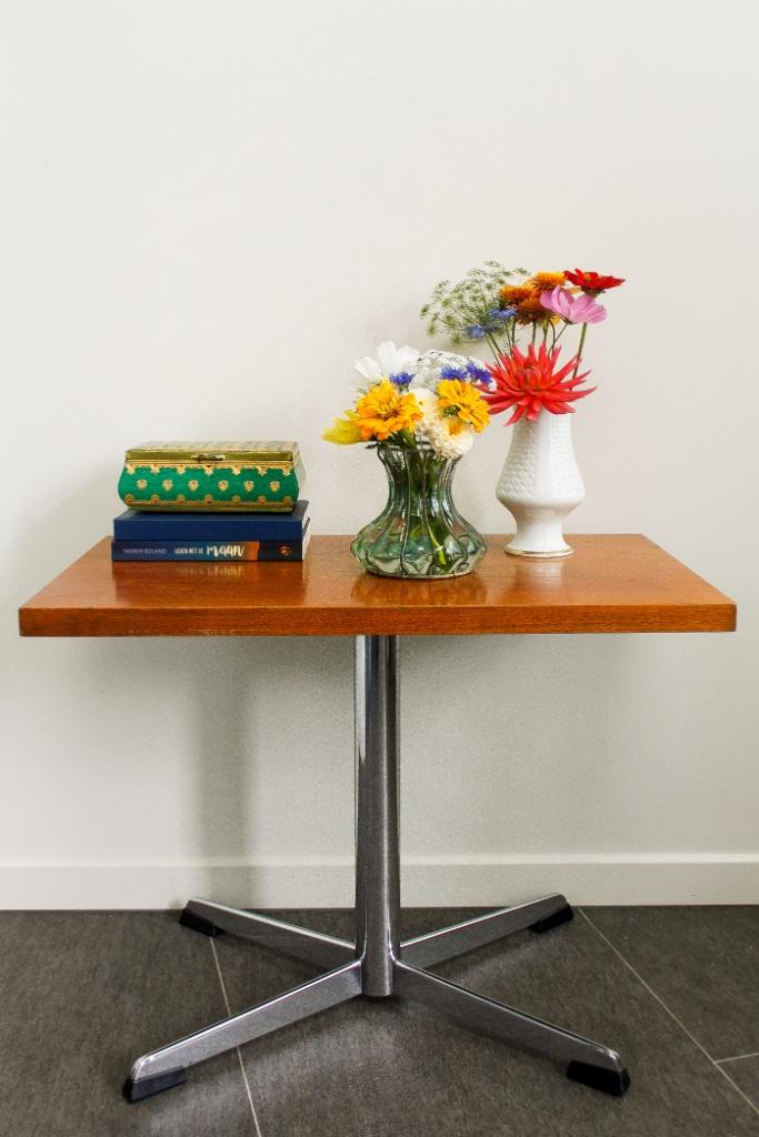 Table d'appoint des années 1960, Maison & Meubles, 55 à 75 cm, 45 à 60 cm, Enlèvement, Utilisé