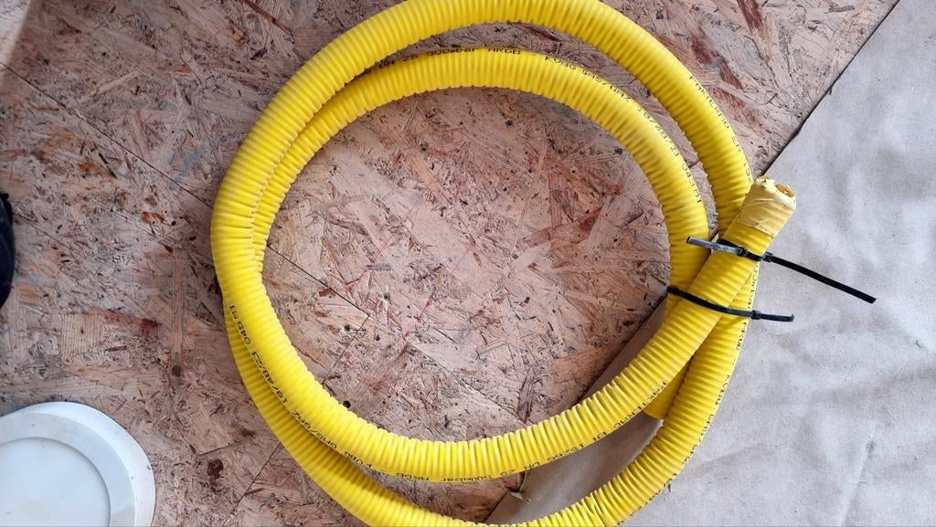 2 stukjes PLT darm DN25 +-2,7m + 1m, Bricolage & Construction, Tuyaux & Évacuations, Enlèvement, Comme neuf