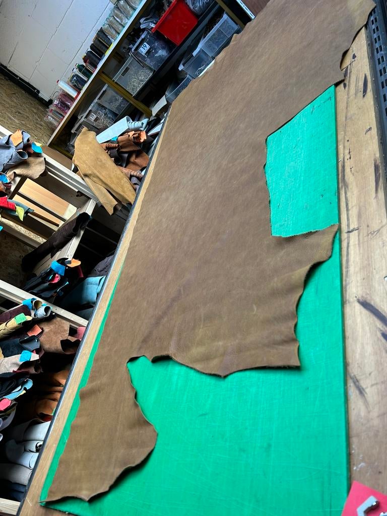 Cognac vintage halve huid 1.5 mm dikte soepel A-1, Hobby en Vrije tijd, Ophalen of Verzenden