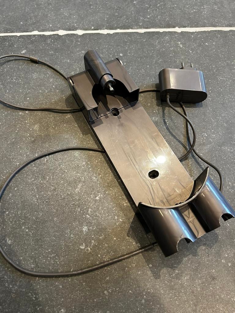 Oplader en wandhouder Dyson, Ophalen, Zo goed als nieuw