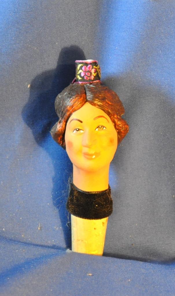 bouchon pour bouteille tete folklorique terre cuite, Collections, Collections Autre, Comme neuf, Enlèvement ou Envoi