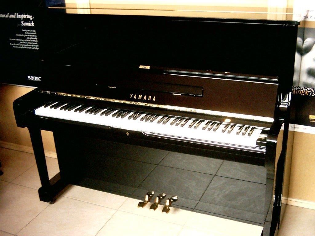 Piano Yamaha U1, huurprijs met koopoptie en huuraftrek, Musique & Instruments, Pianos, Enlèvement, Utilisé, Piano