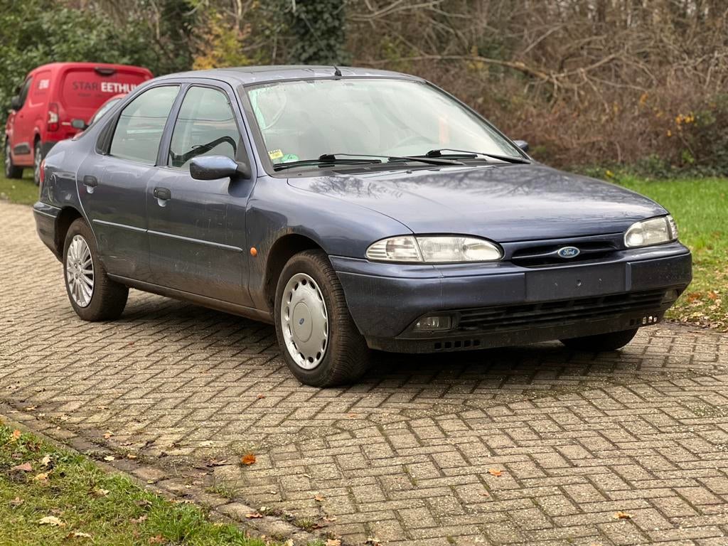 Ford Mondeo Benzine 1ste eigenaar 700€, Auto's, Ford, Mondeo, Bedrijf, 5 deurs, Handgeschakeld