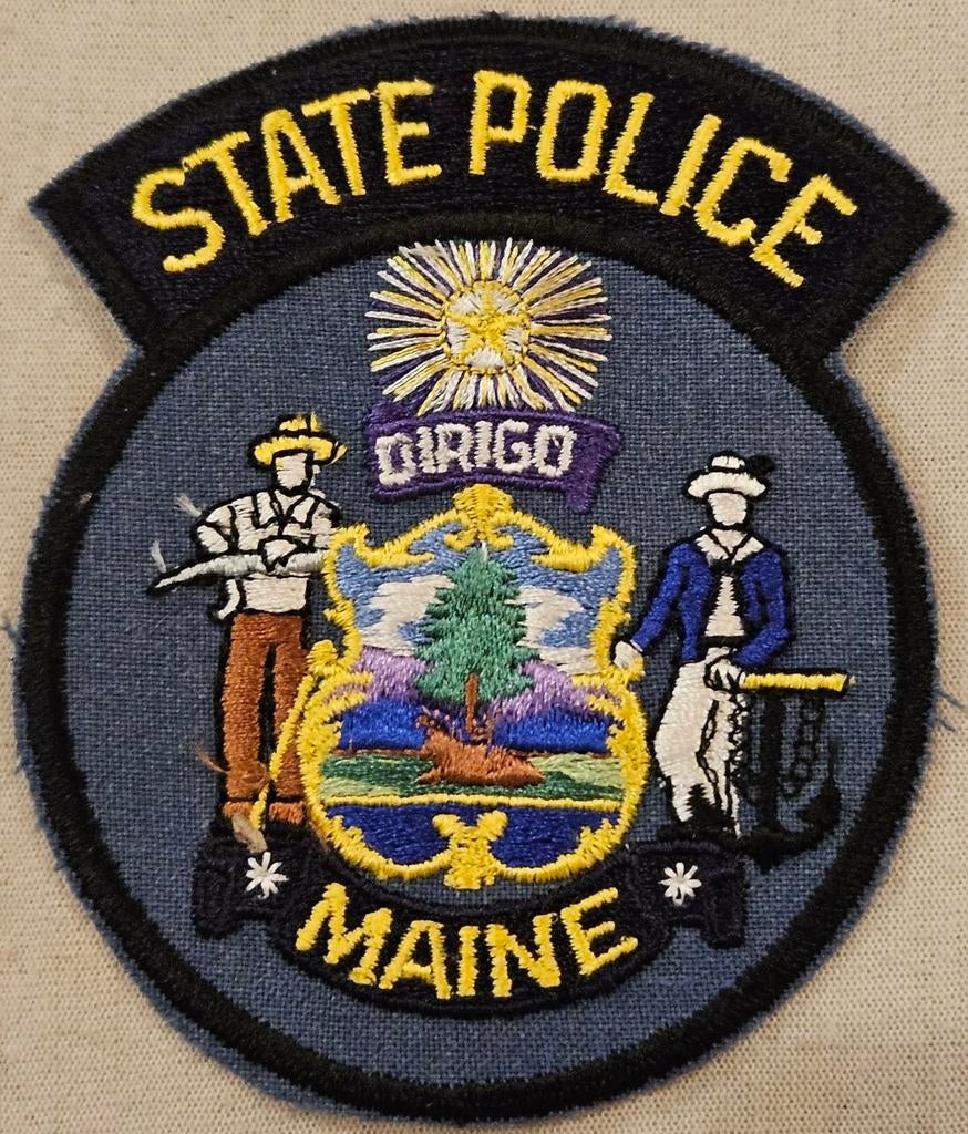 Patch de police de l'État du Maine
Il s'agit d'une broderie, Collections, Objets militaires | Général, Enlèvement ou Envoi