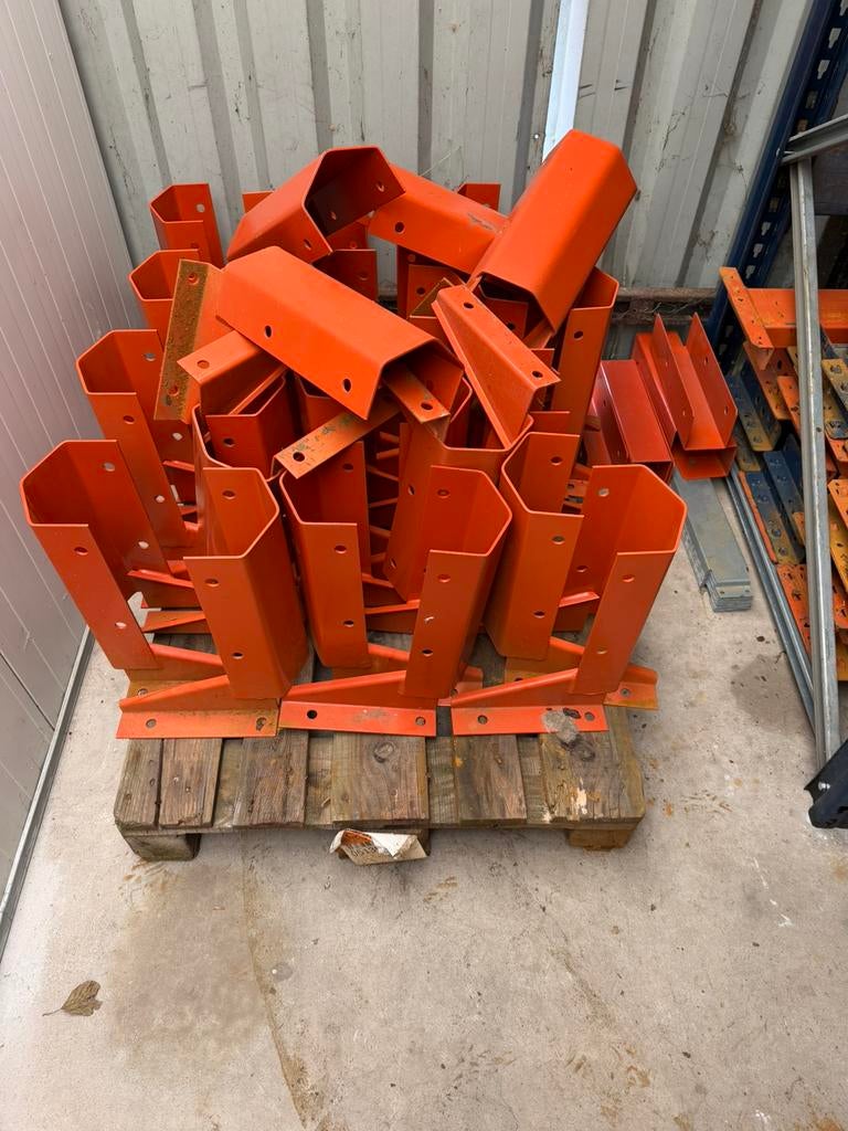 Staanderbescherming Palletstelling Mecalux, Ophalen