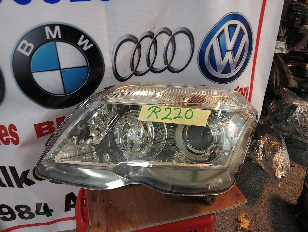 C KLASSE W204 C63 AMG XENON KOPLAMP LINKS A2048208059, Auto-onderdelen, Gebruikt, -, Ophalen of Verzenden, -