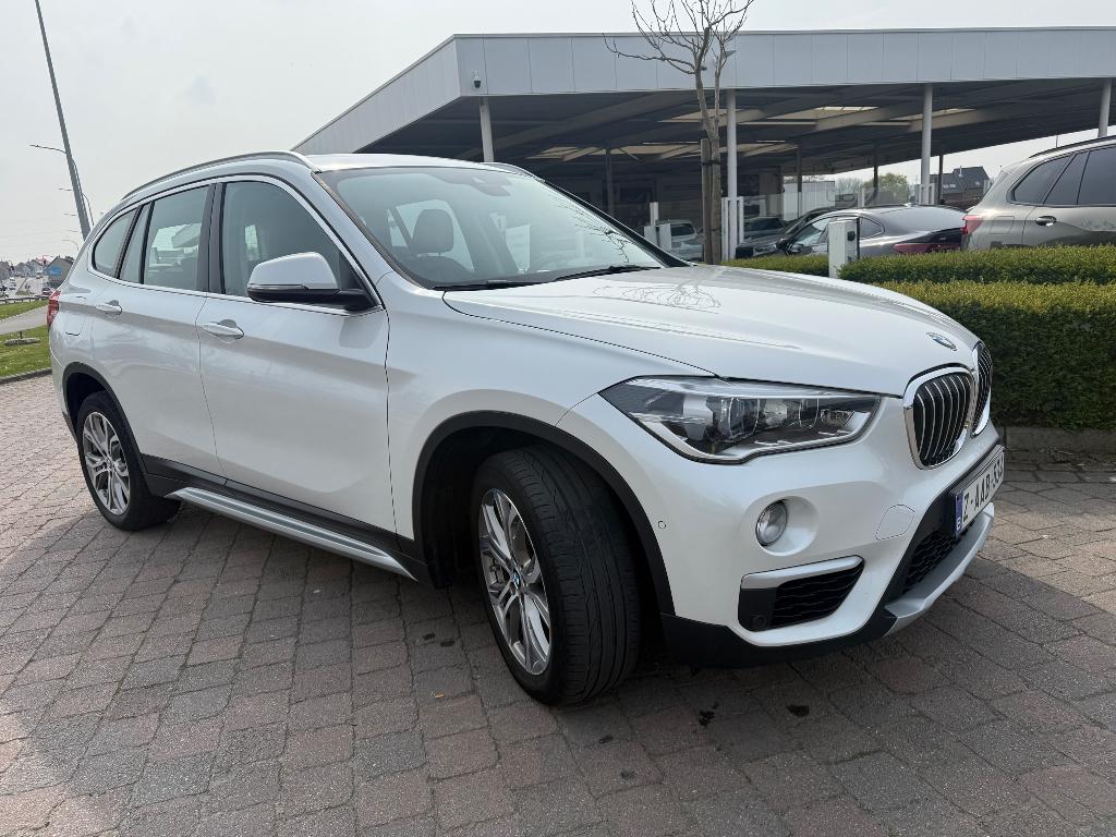 BMW X1 1.5iA sDrive18, BMW Service, Car-Play! C.T.+Car-Pass!, Auto's, BMW, Euro 6, Wit, Leder, Bedrijf