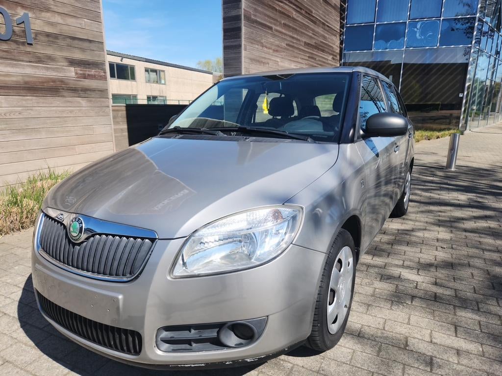 Skoda Fabia Break 1.2i essence. 1 propriétaire. carnet, Autos, Achat, Entreprise, Break, Verrouillage central