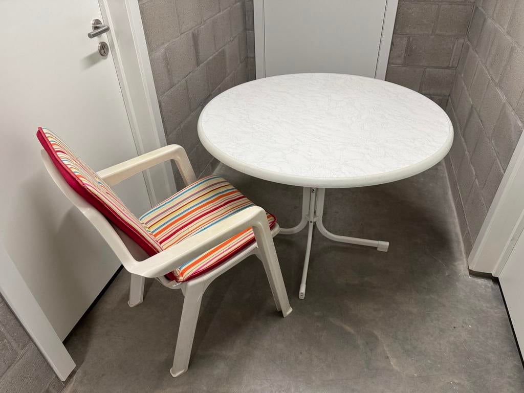 Tafelset met 5 stoelen en placemats, Ophalen, Gebruikt, Rond, Plastic